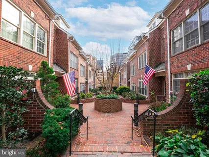 $1,450,000 | 1503 North Colonial Terrace, Arlington, VA 22209