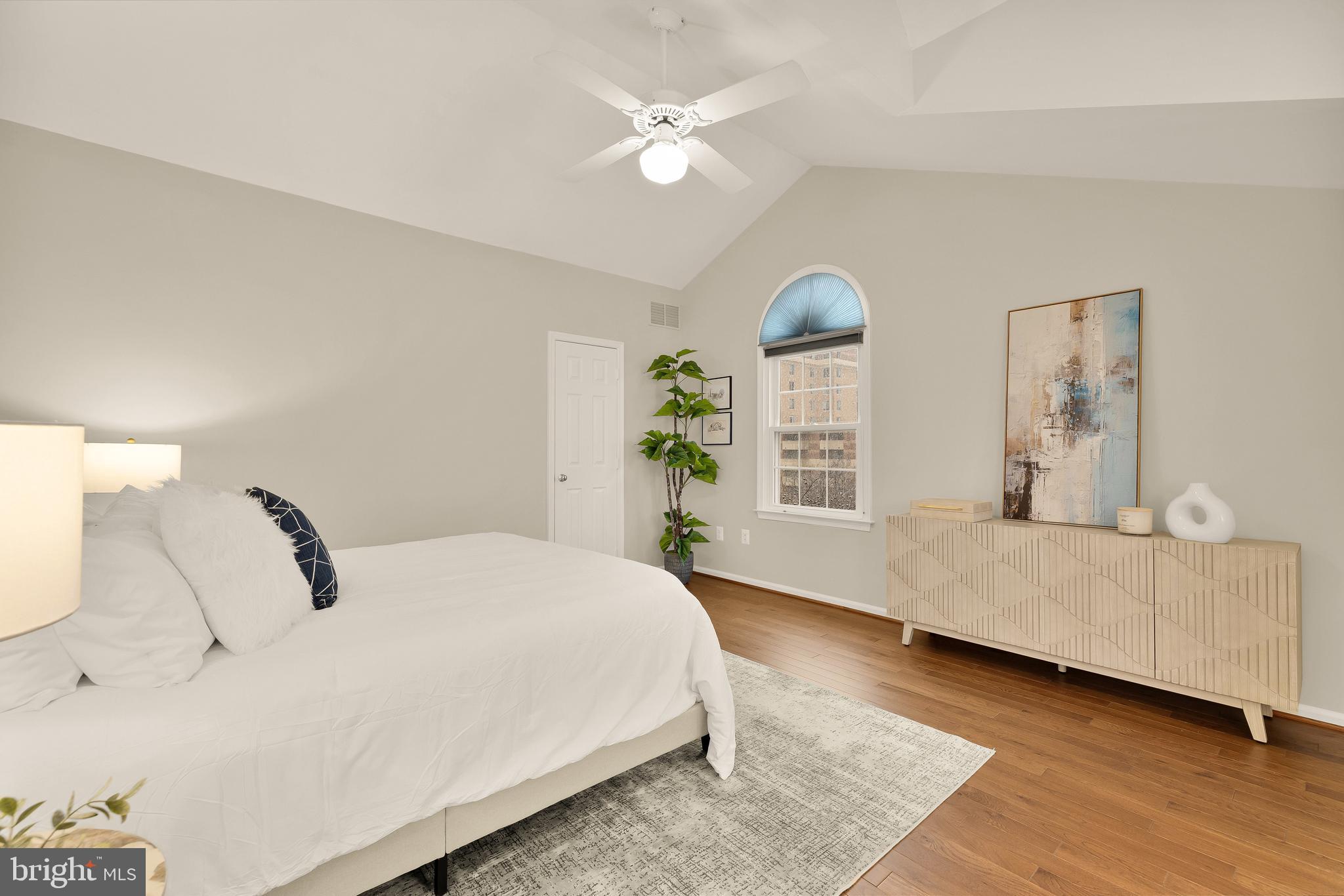 1503 North Colonial Terrace Arlington, VA 22209 - Photo 28 of 37 Bedroom 3 | Upper Level