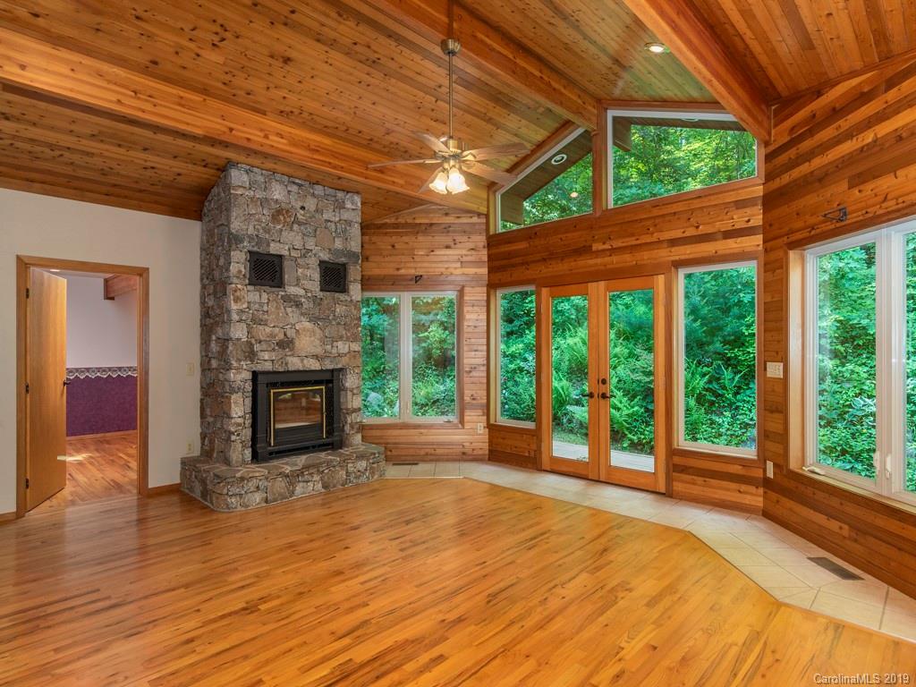 95 Redfield Drive Clyde, NC 28721 - Photo 4 of 22