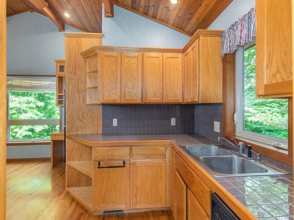 95 Redfield Drive Clyde, NC 28721 - Photo 10 of 22