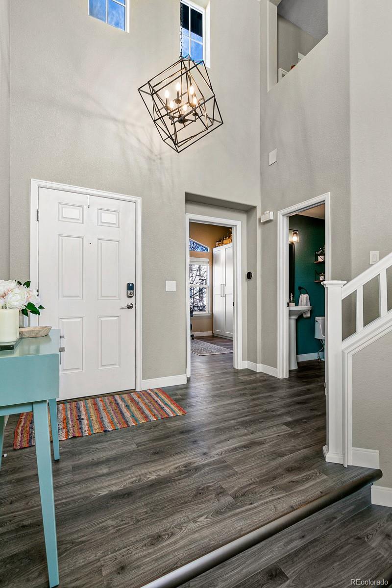 5376 Fullerton Circle Highlands Ranch, CO 80130 - Photo 3 of 31 Gallery Image 3