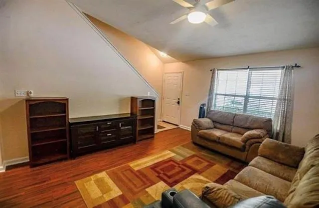 $1,600 | 2525 Hartsfield Road, Unit 23, Tallahassee, FL 32303