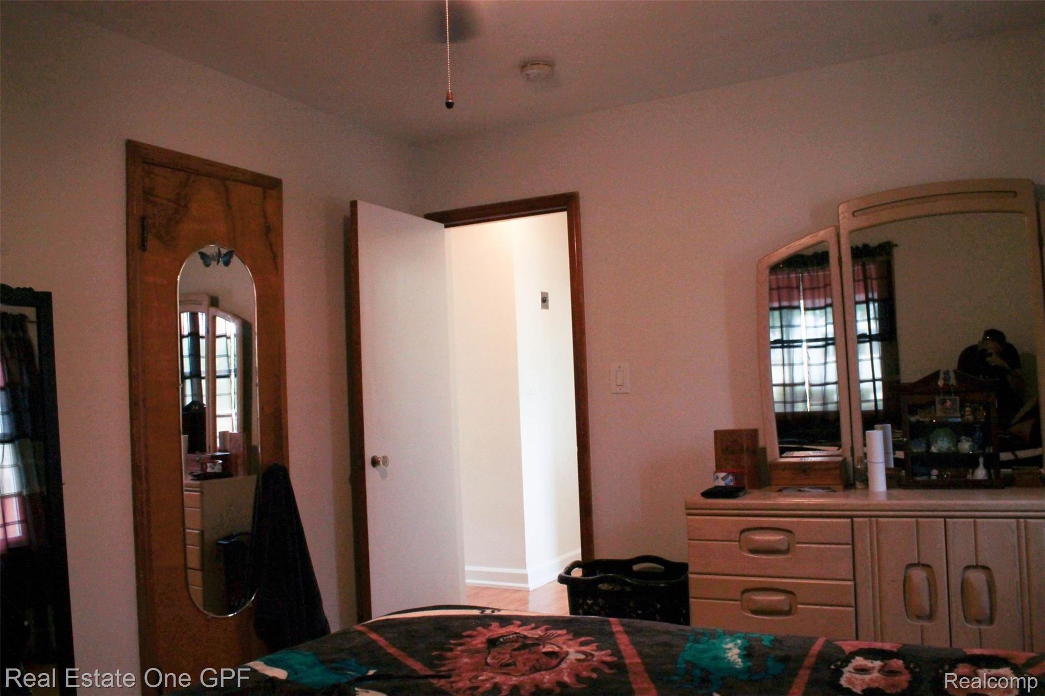 25847 Peter Kaltz Road Warren, MI 48091 - Photo 20 of 54 20 Master Bedroom.jpg