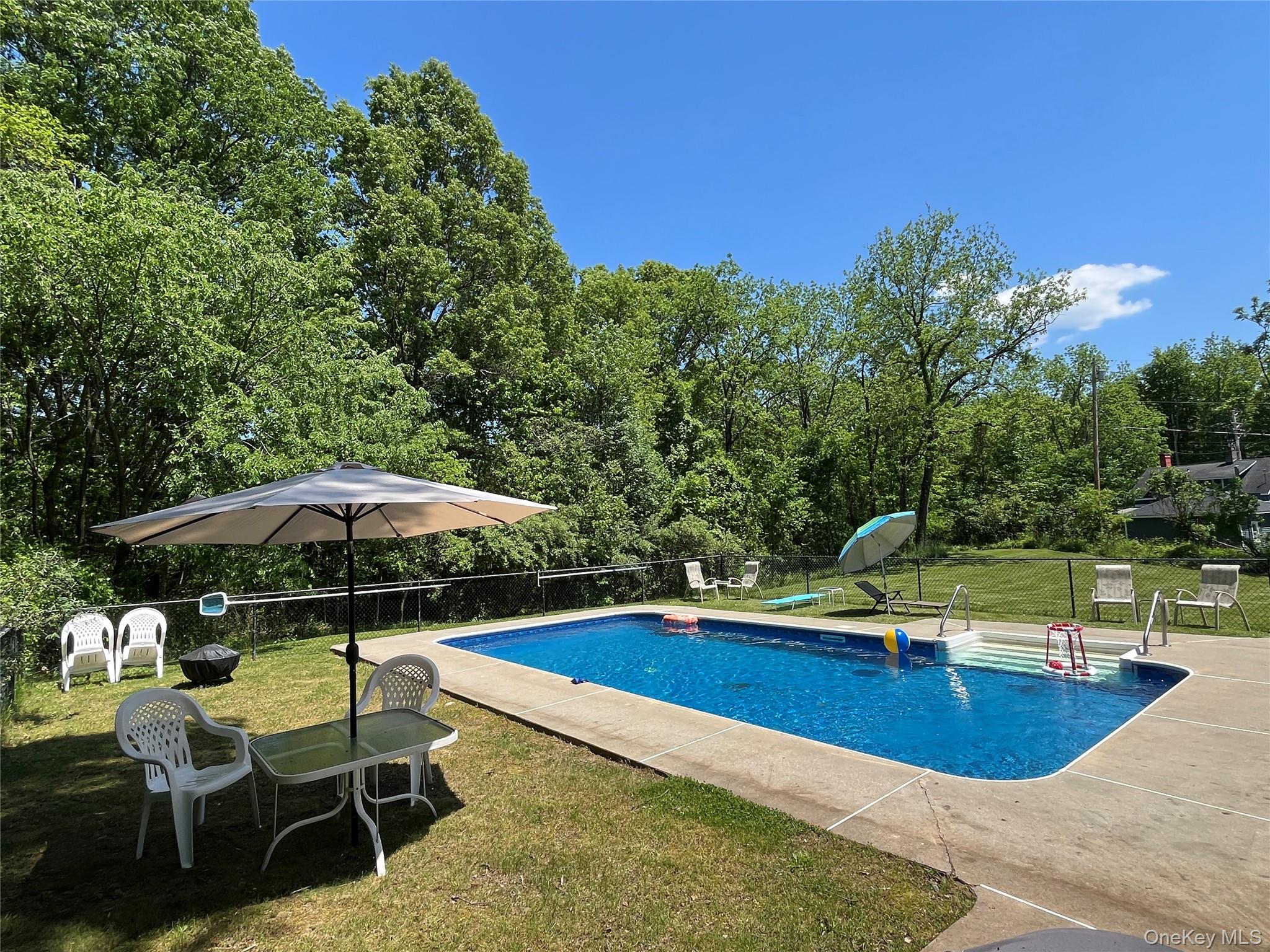 51 Lakeside Road Newburgh, NY 12550 - Photo 34 of 41 summer is coming!! new liner and new filter pump!!