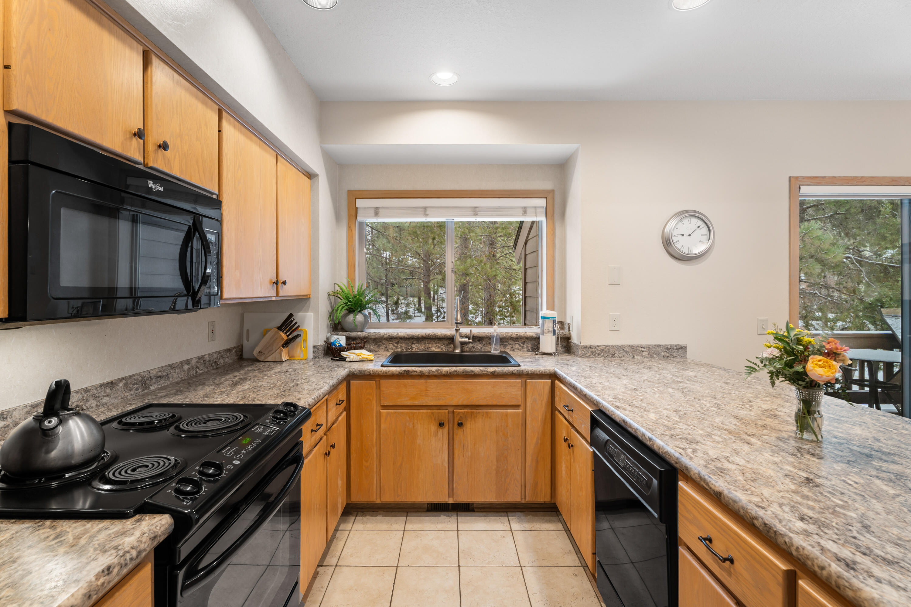 57327 Beaver Ridge Loop, Unit 6 Sunriver, OR 97707 - Photo 16 of 26