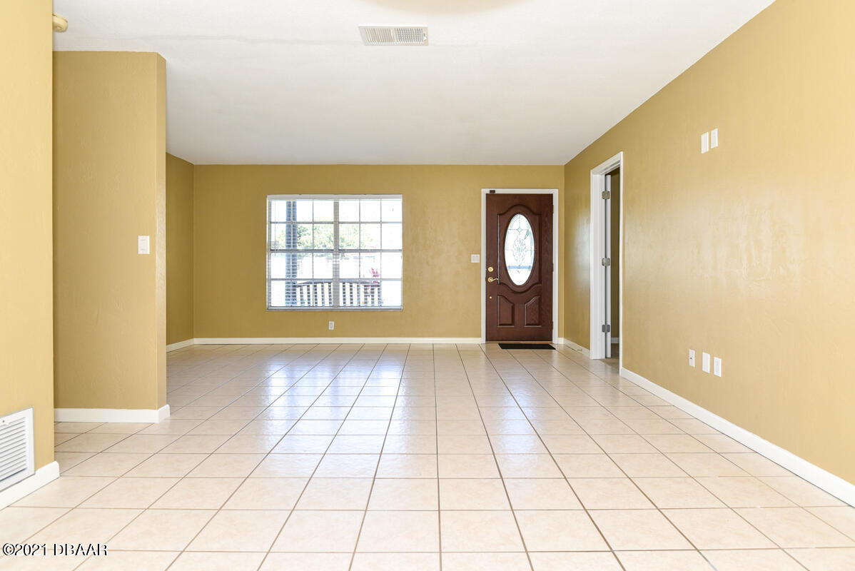 25 Tula Drive Port Orange, FL 32129 - Photo 45 of 49 a view of an empty room and window