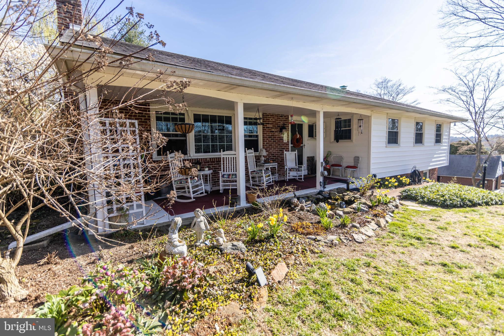 270 West Rose Tree Road Media, PA 19063 - Photo 1 of 42 Adorable curb appeal