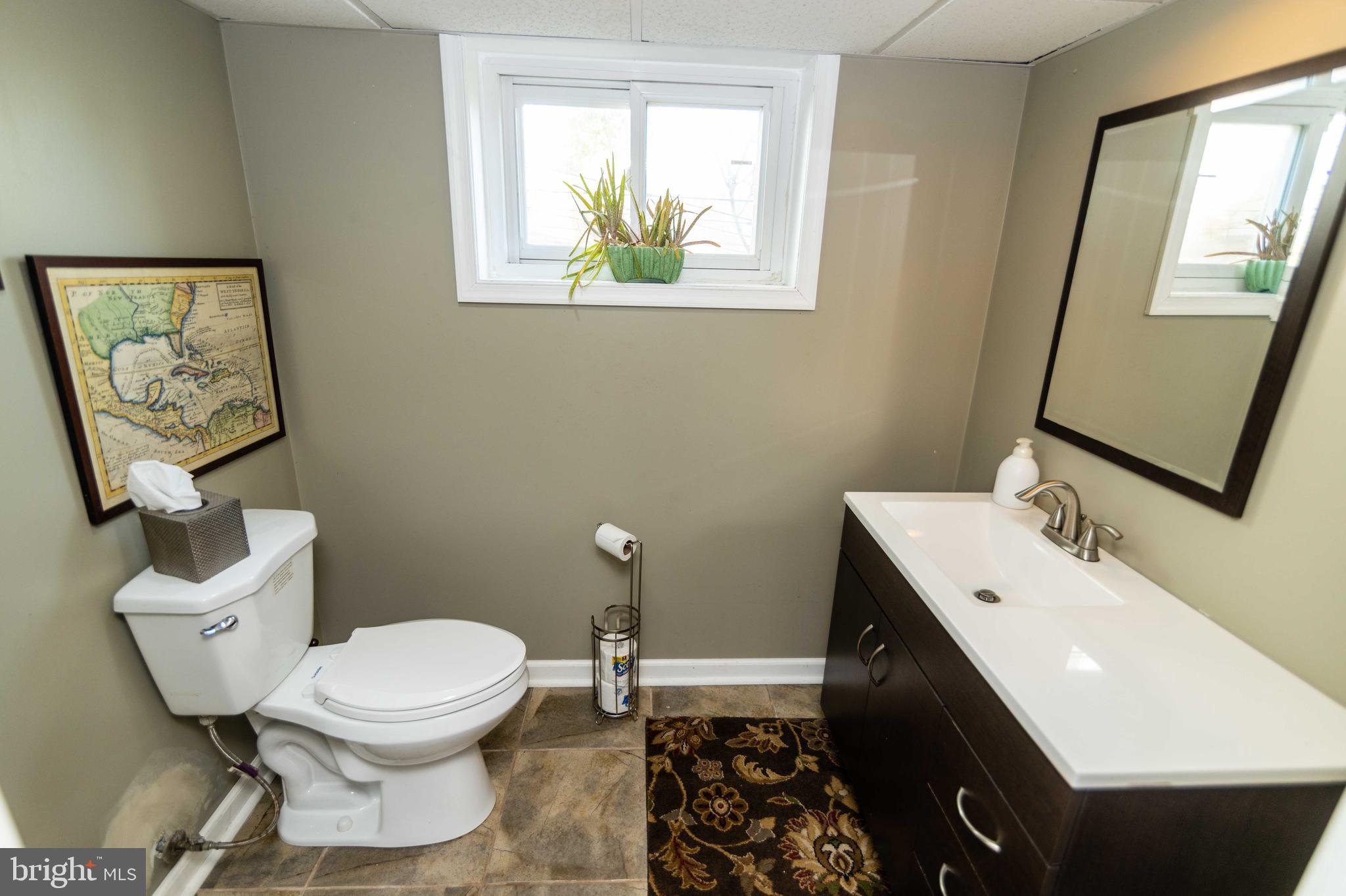 270 West Rose Tree Road Media, PA 19063 - Photo 31 of 42 1/2 Bath off of Family Room