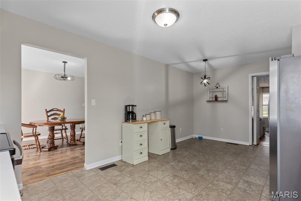 2900 West Lawrence Avenue Springfield, IL 62704 - Photo 13 of 33