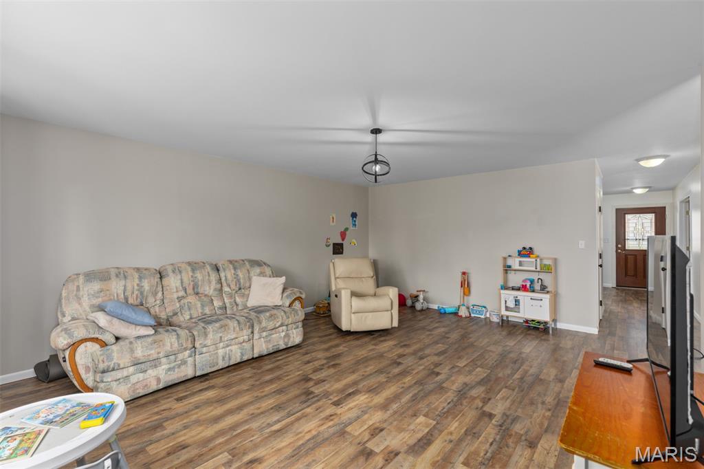 2900 West Lawrence Avenue Springfield, IL 62704 - Photo 18 of 33