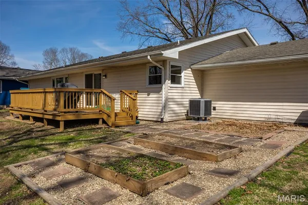 $250,000 | 2900 West Lawrence Avenue, Springfield, IL 62704