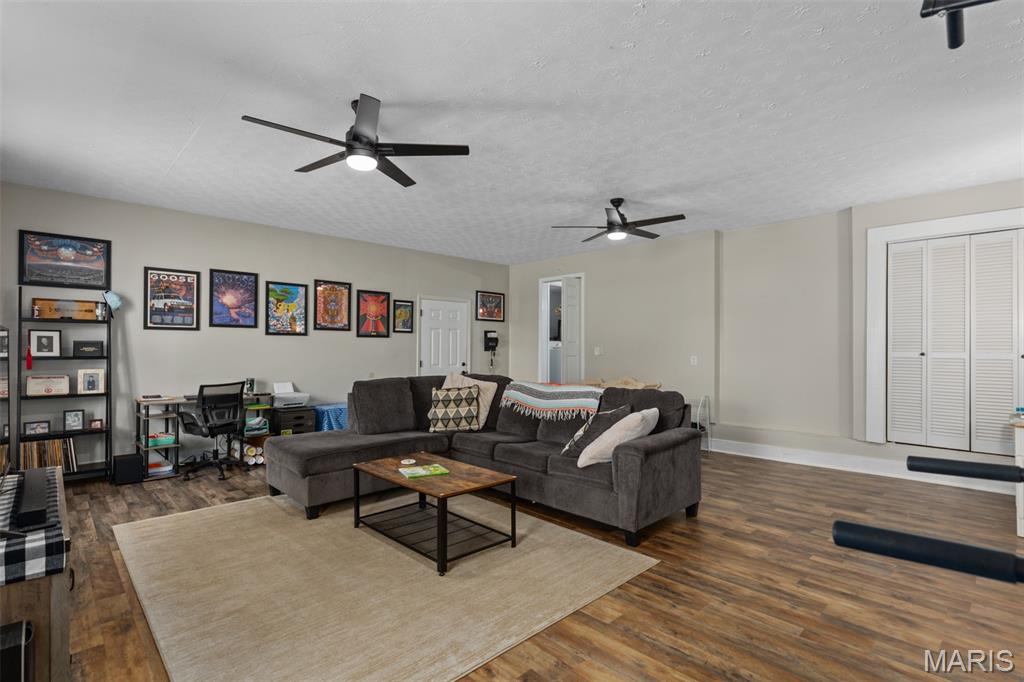 2900 West Lawrence Avenue Springfield, IL 62704 - Photo 4 of 33