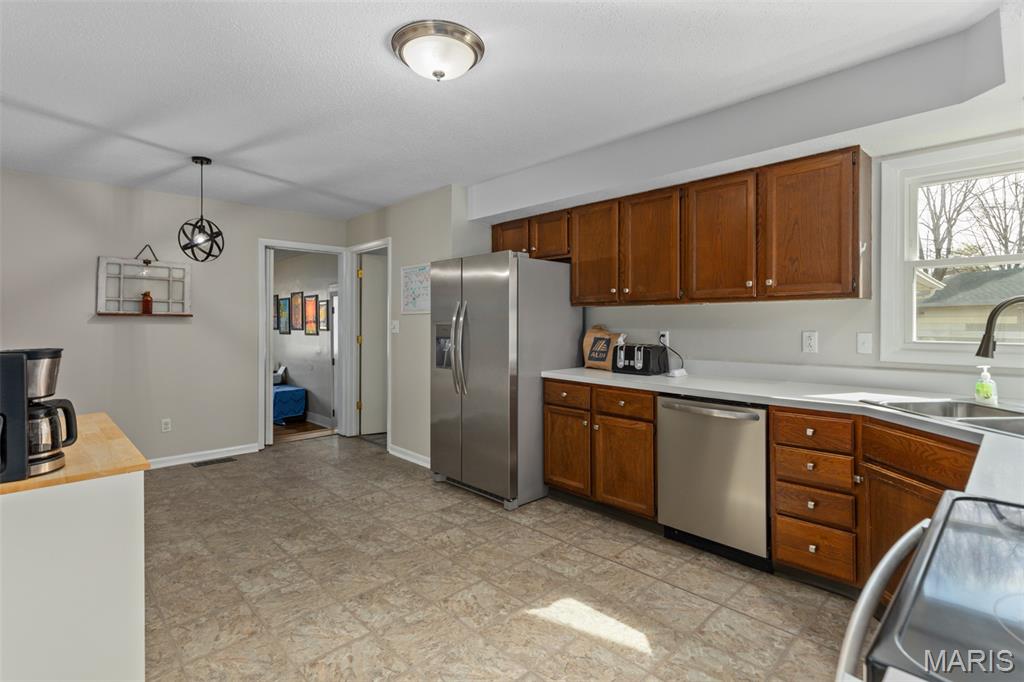 2900 West Lawrence Avenue Springfield, IL 62704 - Photo 5 of 33