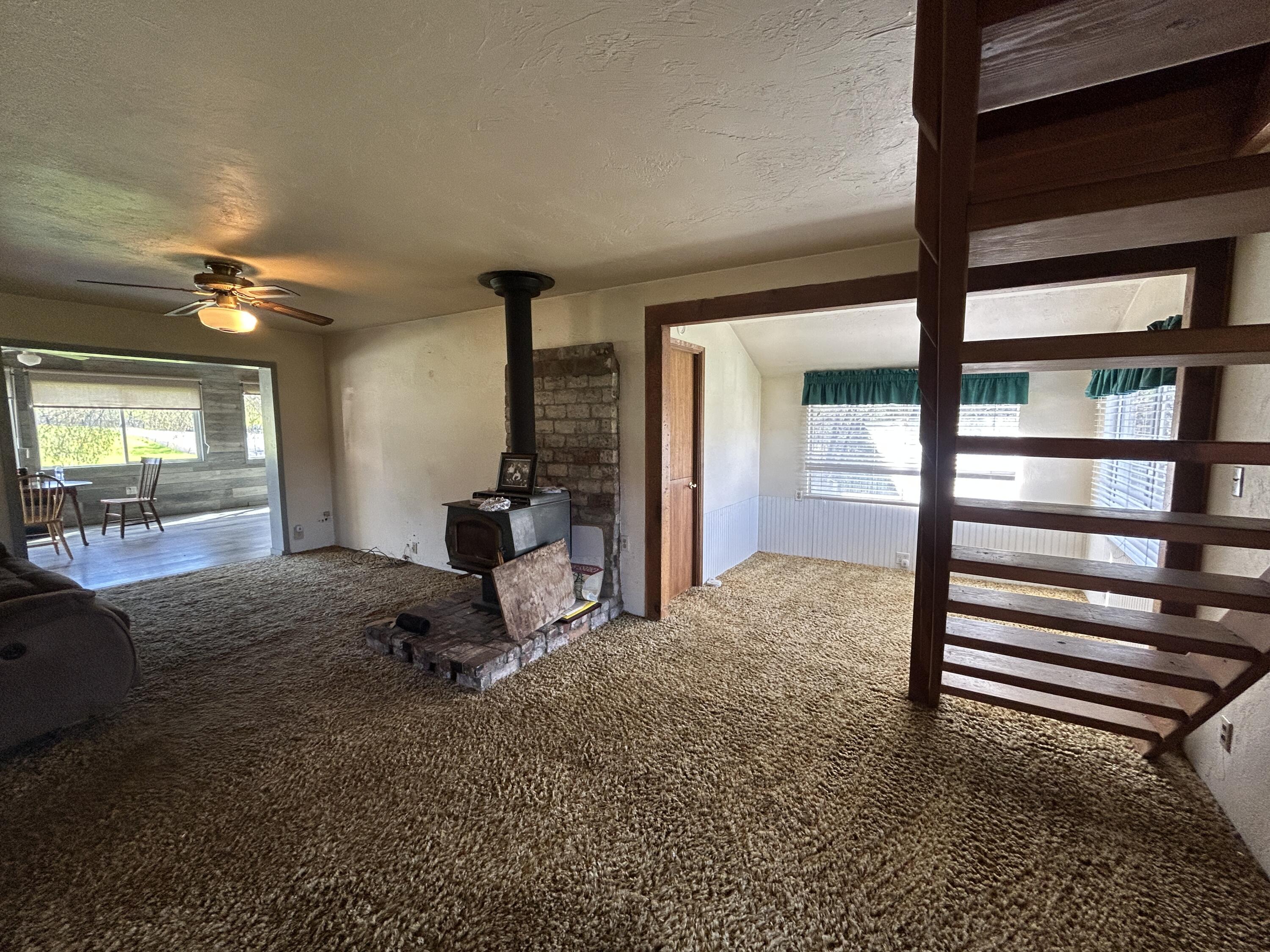 13990 North Applegate Road Grants Pass, OR 97527 - Photo 12 of 25
