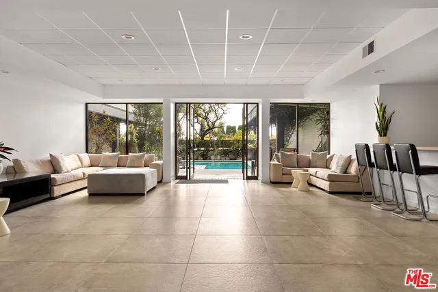 $1,099,000 | 9000 Cynthia Street, Unit 302, West Hollywood, CA 90069