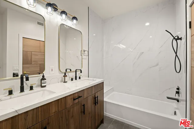 $1,099,000 | 9000 Cynthia Street, Unit 302, West Hollywood, CA 90069