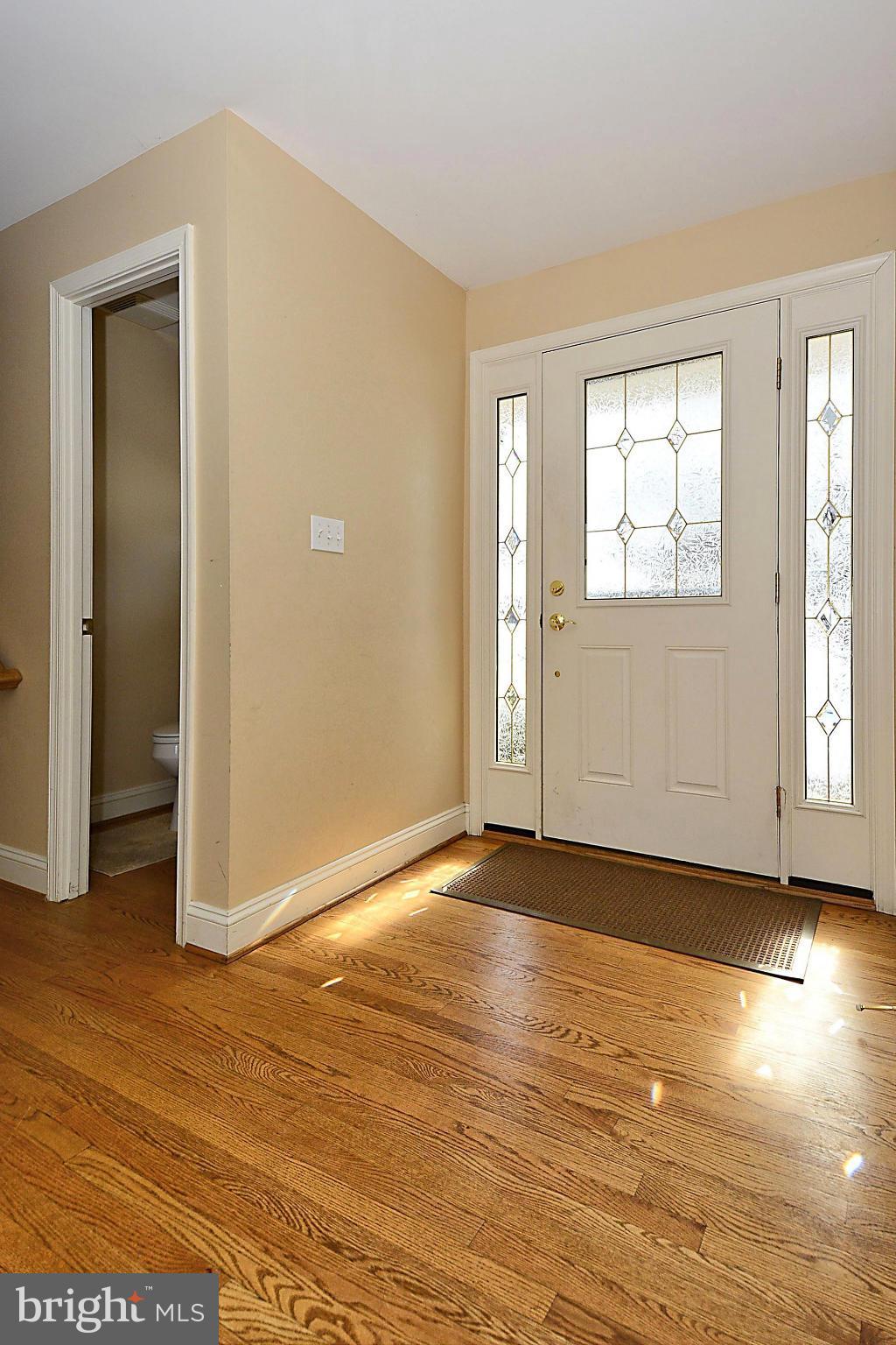 1101 North Belgrade Road Silver Spring, MD 20902 - Photo 3 of 30 Entry Foyer