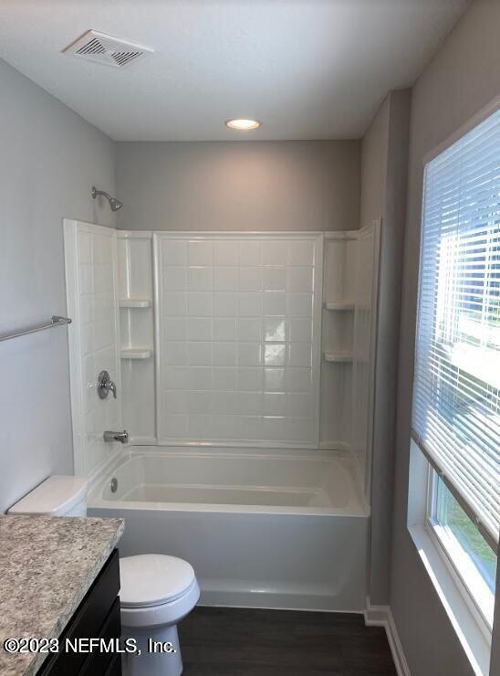 12326 Pulaski Road Jacksonville, FL 32218 - Photo 8 of 22 bathroom