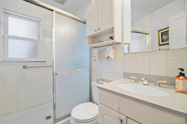 $799,000 | 84-12 Cross Island Parkway | Bellerose