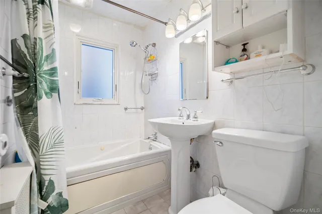 $799,000 | 84-12 Cross Island Parkway | Bellerose