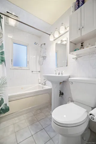 $799,000 | 84-12 Cross Island Parkway | Bellerose