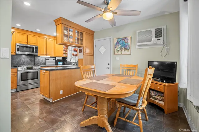 $799,000 | 84-12 Cross Island Parkway | Bellerose