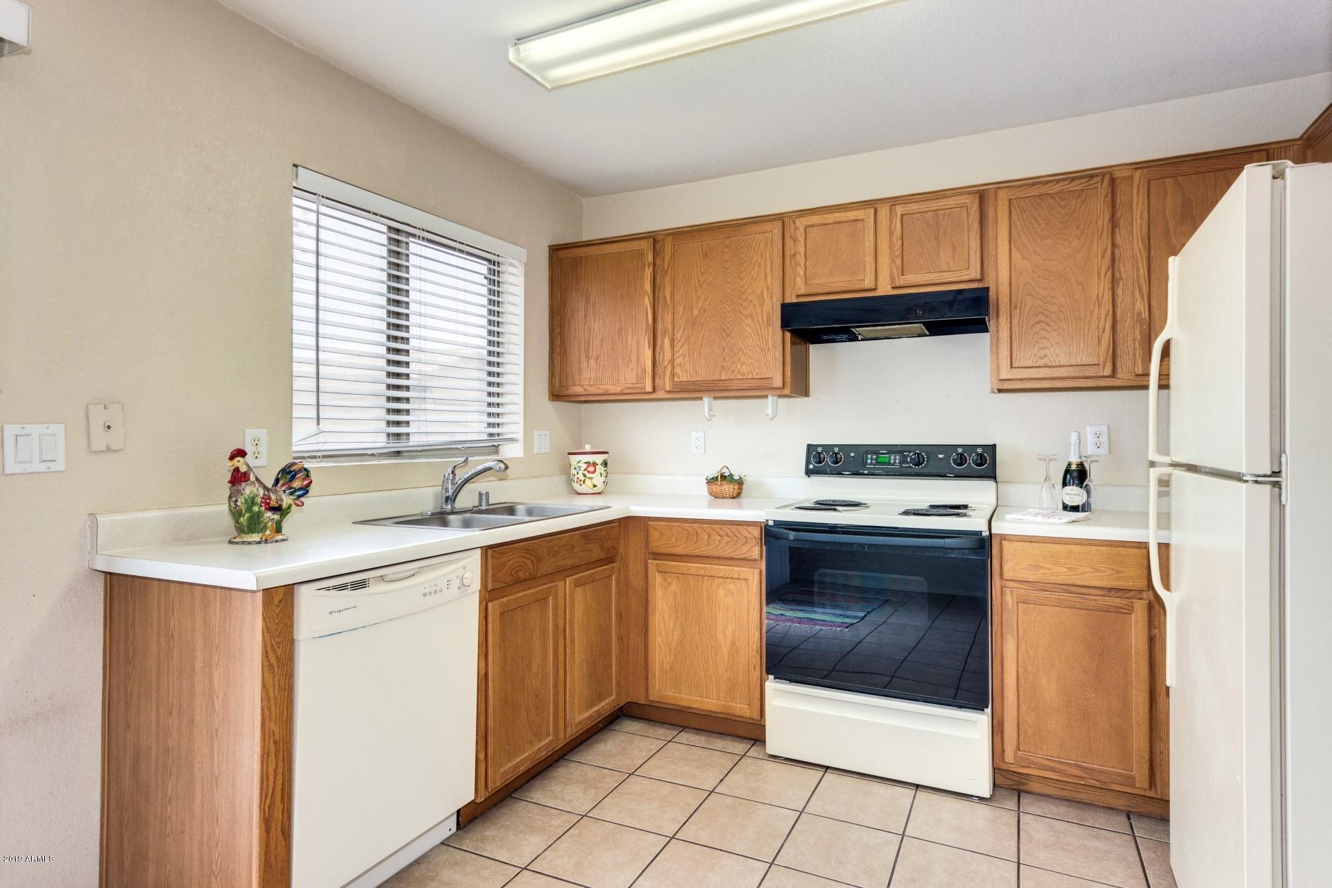 10601 West Piccadilly Road Avondale, AZ 85392 - Photo 6 of 15 Piccadilly - 10601 (7)