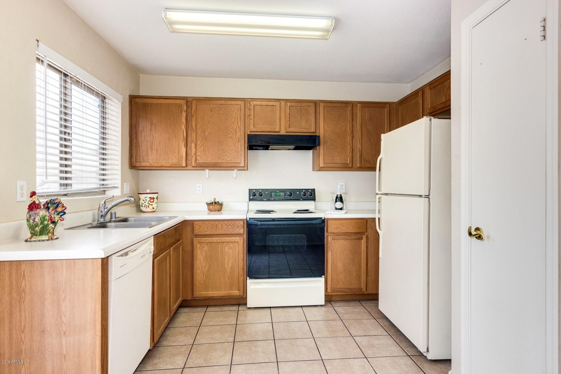 10601 West Piccadilly Road Avondale, AZ 85392 - Photo 7 of 15 Piccadilly - 10601 (12)