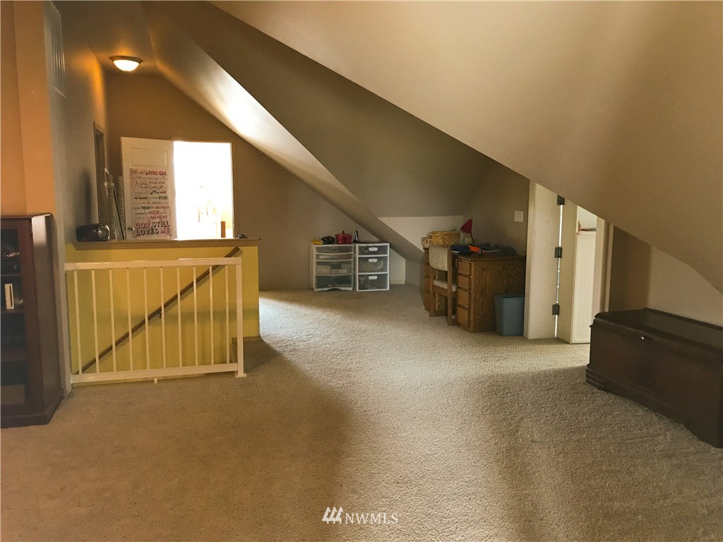 10434 Grove Road Southeast Yelm, WA 98597 - Photo 15 of 24 Gallery Image 15