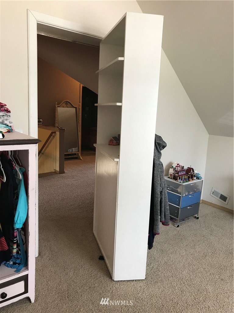 10434 Grove Road Southeast Yelm, WA 98597 - Photo 18 of 24 Gallery Image 18