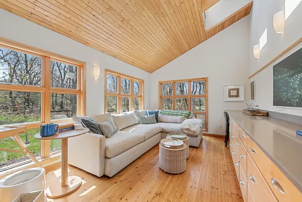 $1,299,000 | 13670 South Cottonwood Lane, Harbert, MI 49115