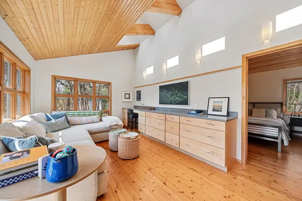 $1,299,000 | 13670 South Cottonwood Lane, Harbert, MI 49115