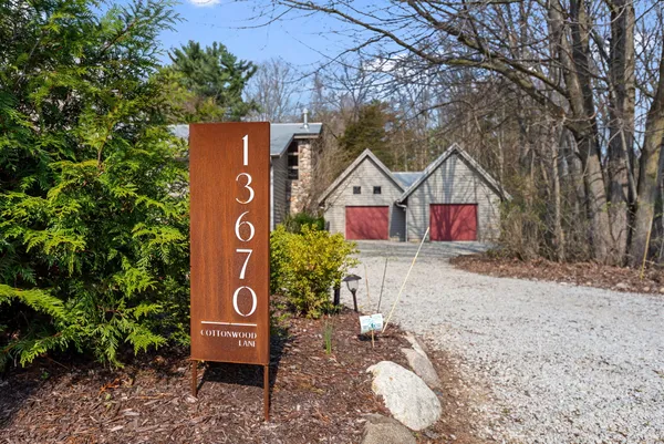 $1,299,000 | 13670 South Cottonwood Lane, Harbert, MI 49115