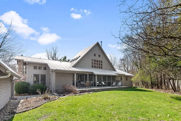 $1,299,000 | 13670 South Cottonwood Lane, Harbert, MI 49115
