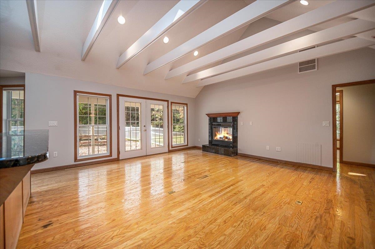 1 Magnolia Road Windham, NH 03087 - Photo 4 of 40