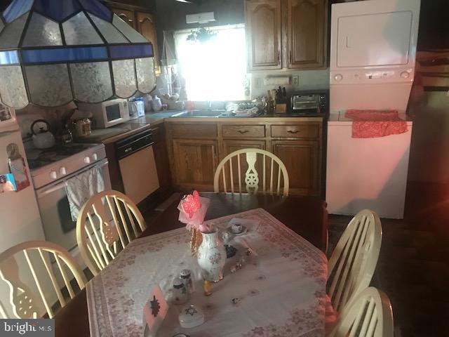 74 Headquarters Road Erwinna, PA 18920 - Photo 13 of 16 Country Kitchen