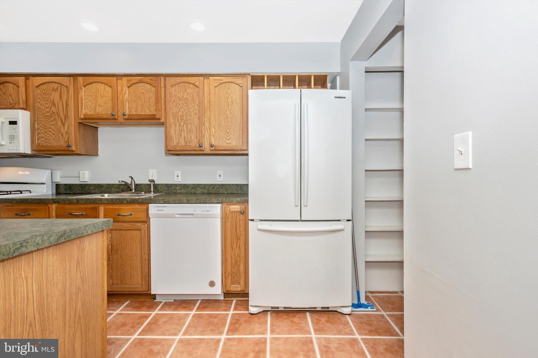 2810 Topaz Road Baltimore, MD 21234 - Photo 11 of 51 KITCHEN