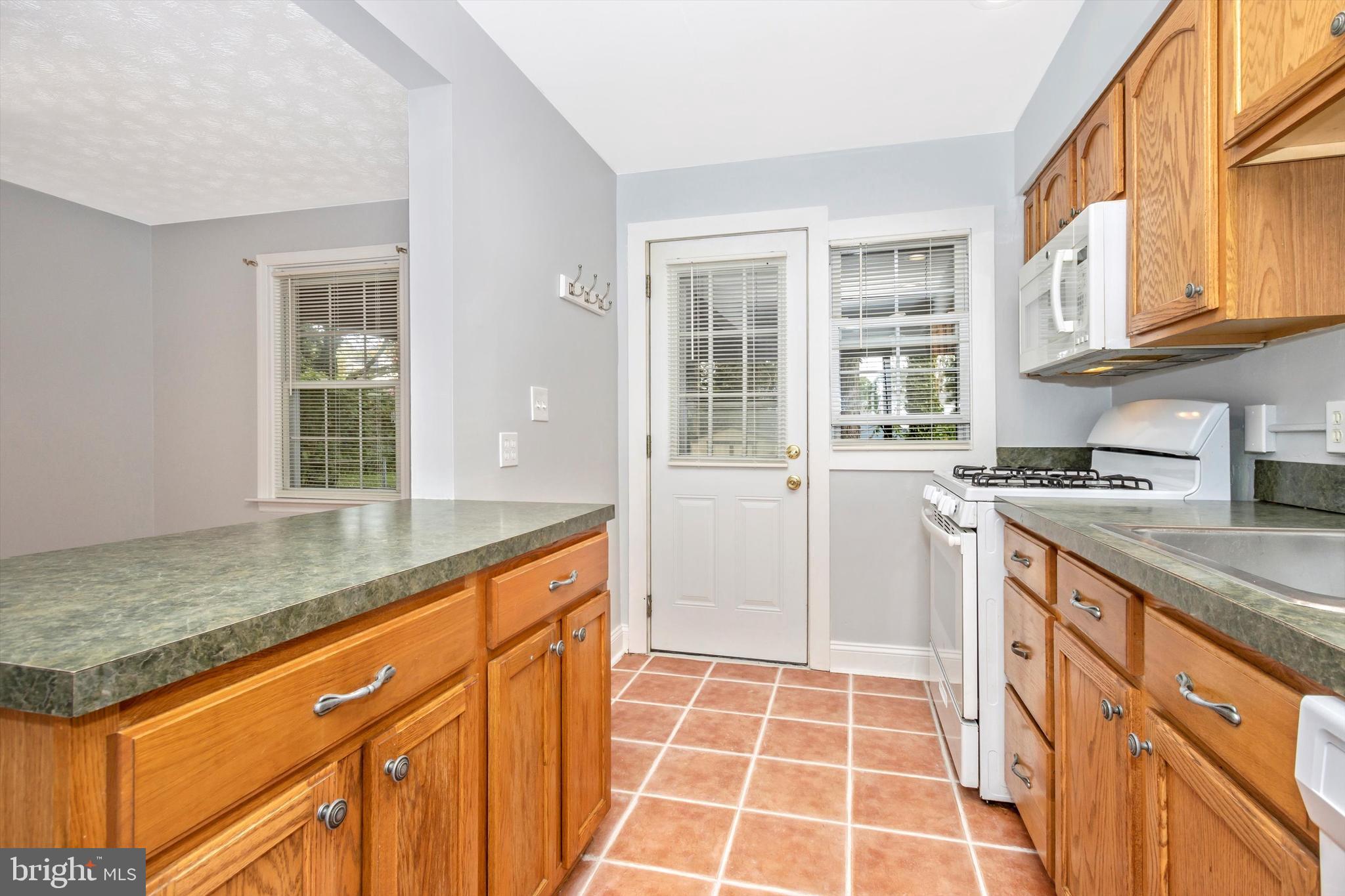 2810 Topaz Road Baltimore, MD 21234 - Photo 13 of 51 KITCHEN
