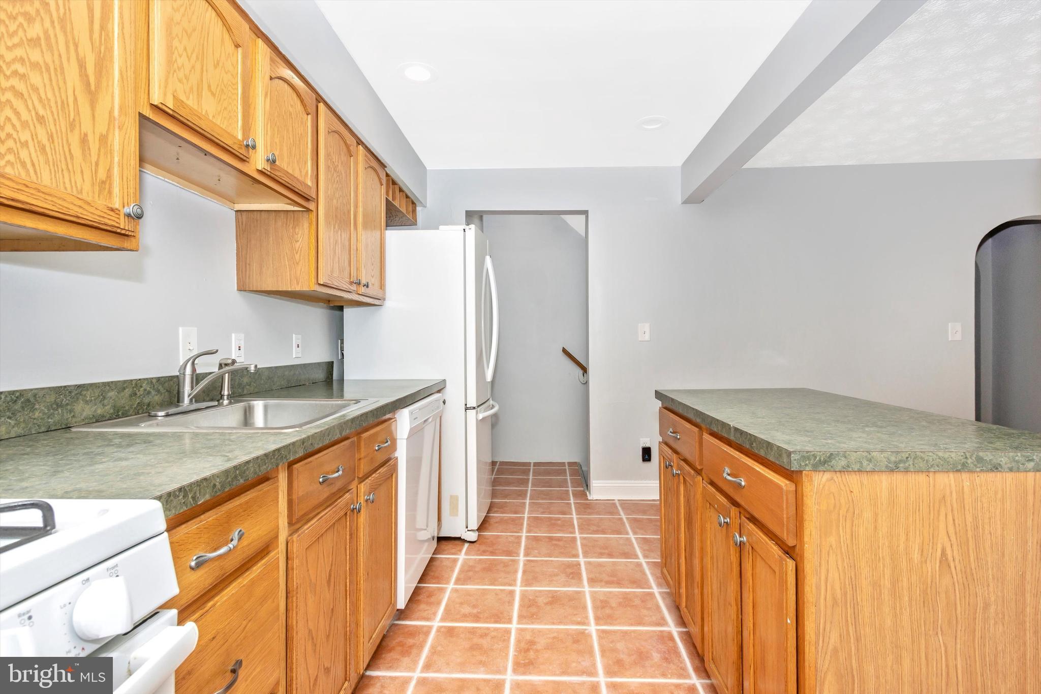 2810 Topaz Road Baltimore, MD 21234 - Photo 17 of 51 KITCHEN