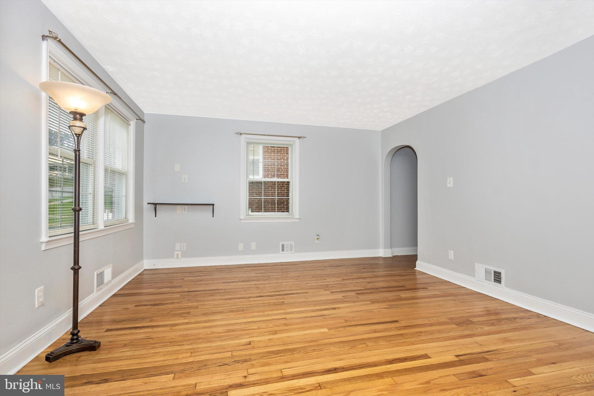 2810 Topaz Road Baltimore, MD 21234 - Photo 3 of 51 LIVING ROOM