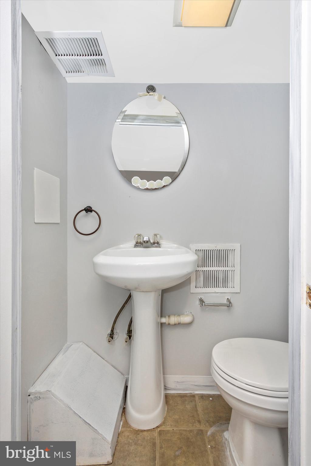 2810 Topaz Road Baltimore, MD 21234 - Photo 37 of 51 HALF BATH