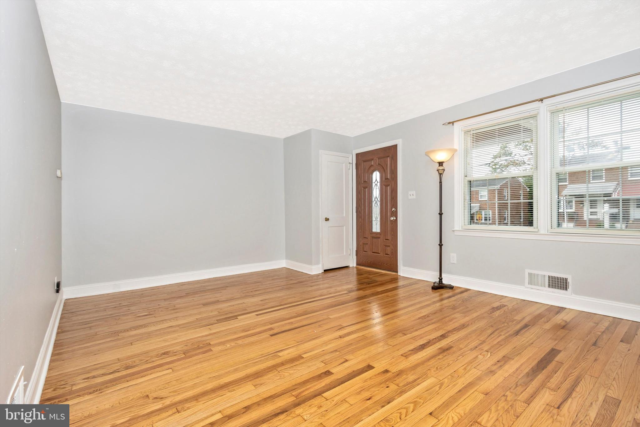 2810 Topaz Road Baltimore, MD 21234 - Photo 5 of 51 LIVING ROOM