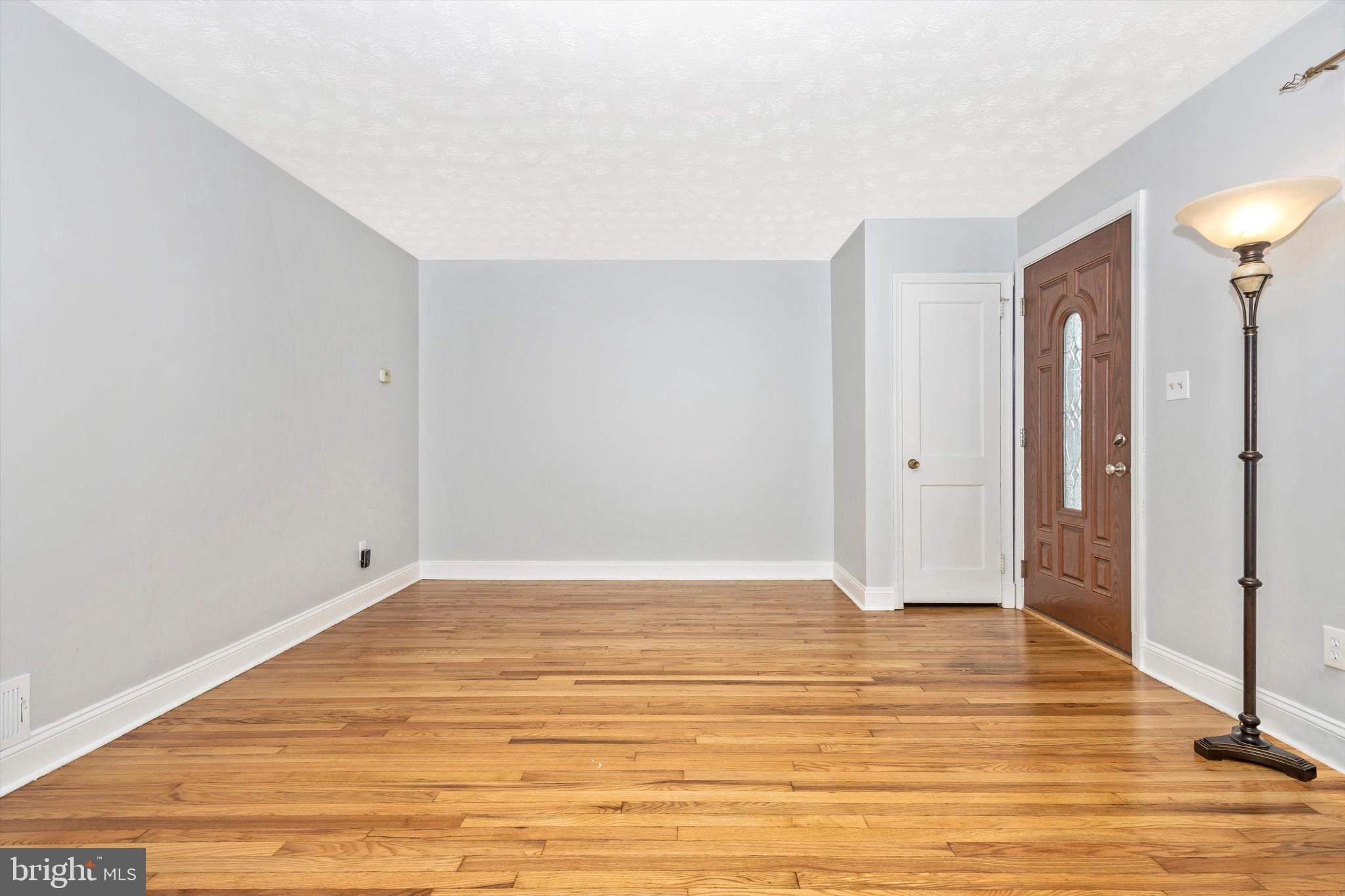 2810 Topaz Road Baltimore, MD 21234 - Photo 6 of 51 LIVING ROOM