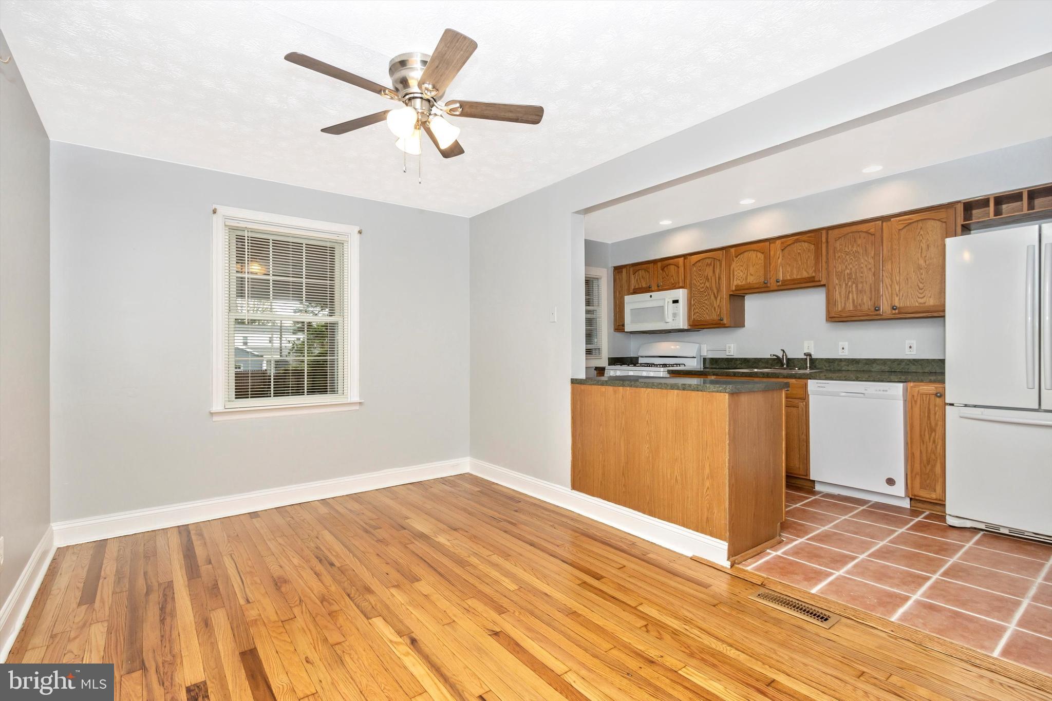 2810 Topaz Road Baltimore, MD 21234 - Photo 8 of 51 DINING ROOM