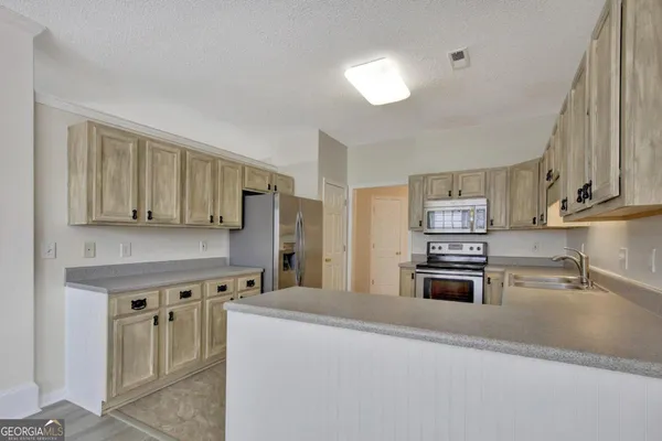 $2,100 | 333 Prescott Court, Newnan, GA 30265