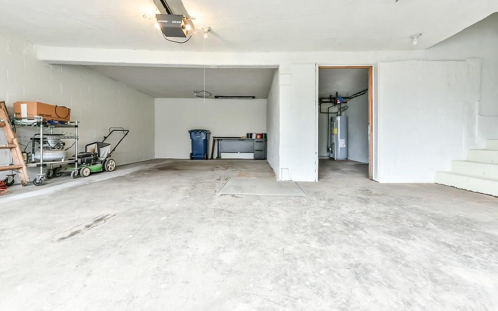 1463 Anderson Road Pittsburgh, PA 15209 - Photo 19 of 22 Incredibly CLEAN garage with separate storage/work room