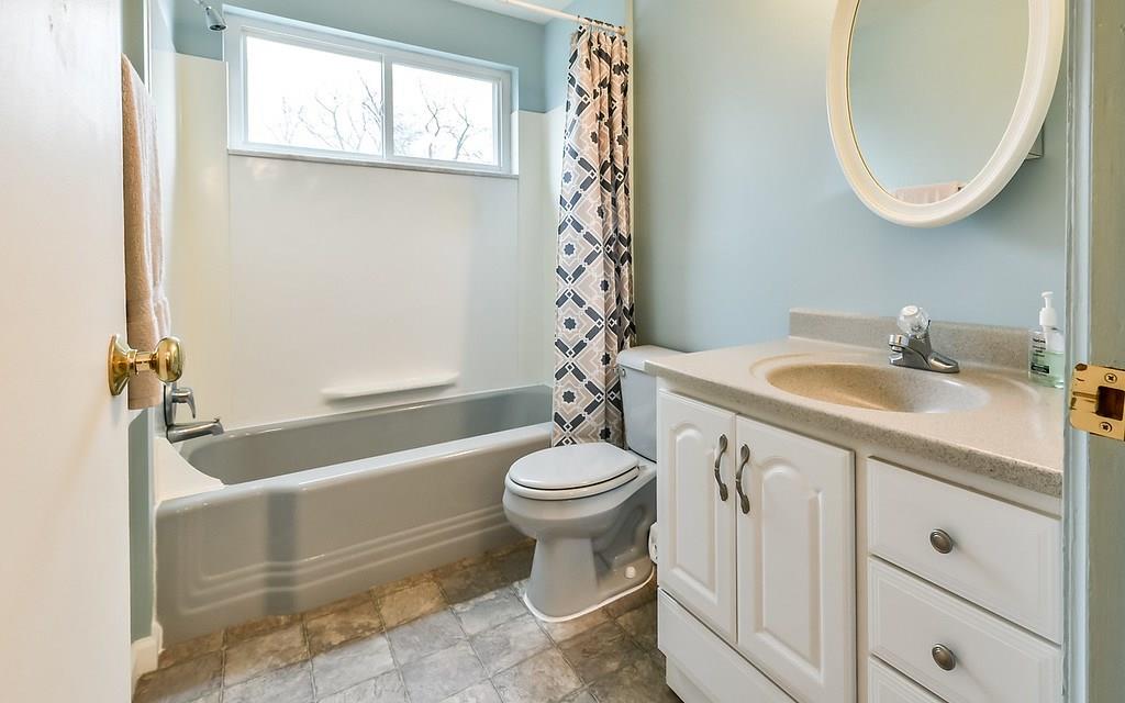 1463 Anderson Road Pittsburgh, PA 15209 - Photo 21 of 22 Full Bath with updated vanity & coordinated color theme