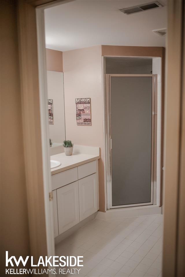 1658 Snowy Owl Court Rochester, MI 48307 - Photo 42 of 45 50022484-47.JPG