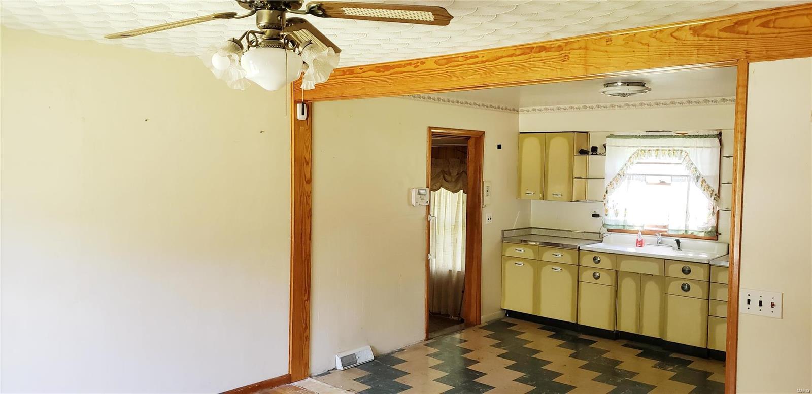 1608 Seiler Road Alton, IL 62002 - Photo 12 of 23