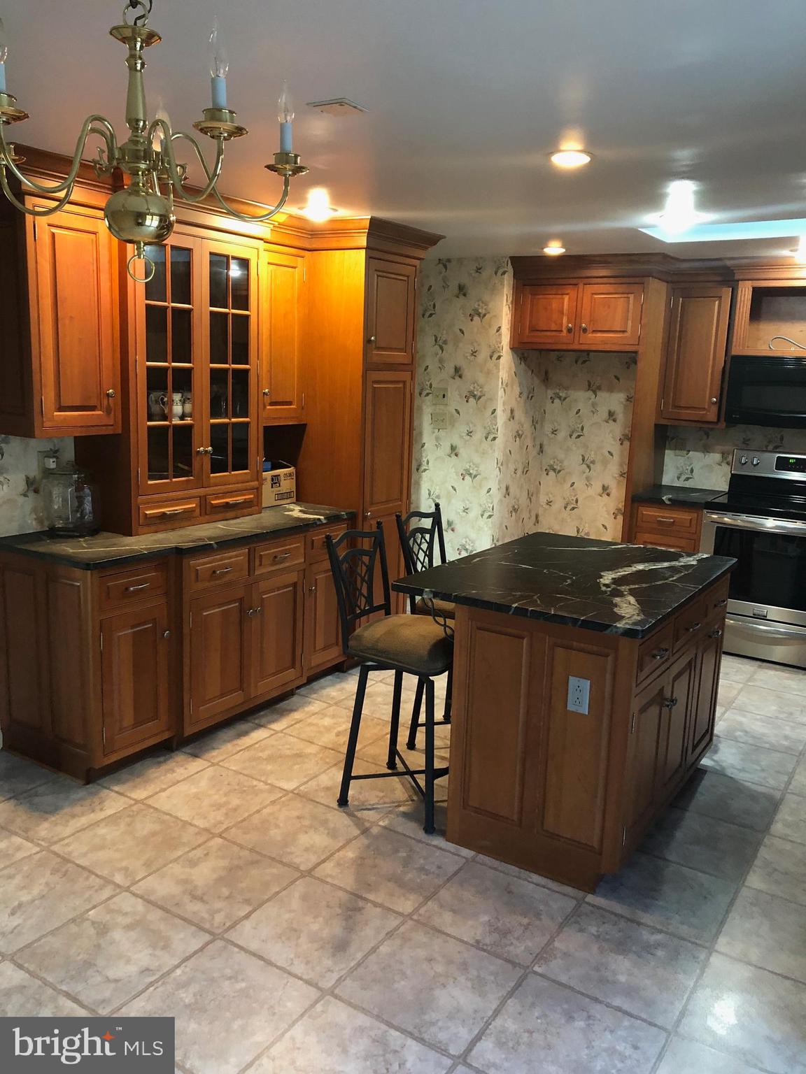 1743 California Road Quakertown, PA 18951 - Photo 14 of 52 Beautiful kitchen cabinets with granite counters
